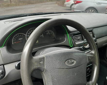 Зеленый ВАЗ 2170 Priora, объемом двигателя 1.6 л и пробегом 450 тыс. км за 2250 $, фото 6 на Automoto.ua