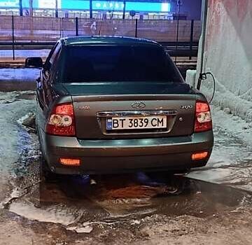 Зелений ВАЗ 2170 Priora, об'ємом двигуна 1.6 л та пробігом 300 тис. км за 2300 $, фото 2 на Automoto.ua