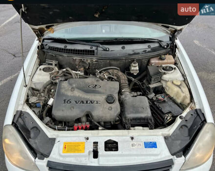 Белый ВАЗ 2171 Priora, объемом двигателя 1.6 л и пробегом 280 тыс. км за 2200 $, фото 15 на Automoto.ua