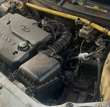 Білий ВАЗ 2171 Priora, об'ємом двигуна 1.6 л та пробігом 304 тис. км за 1000 $, фото 2 на Automoto.ua