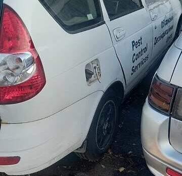 Білий ВАЗ 2171 Priora, об'ємом двигуна 1.6 л та пробігом 304 тис. км за 1000 $, фото 3 на Automoto.ua