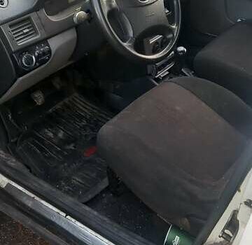 Білий ВАЗ 2171 Priora, об'ємом двигуна 1.6 л та пробігом 30 тис. км за 1000 $, фото 2 на Automoto.ua