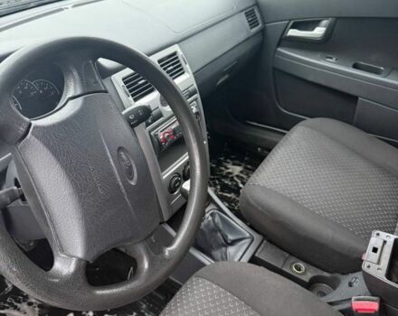 Белый ВАЗ 2171 Priora, объемом двигателя 1.6 л и пробегом 220 тыс. км за 1950 $, фото 3 на Automoto.ua