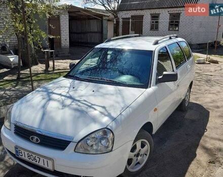 Белый ВАЗ 2171 Priora, объемом двигателя 1.6 л и пробегом 304 тыс. км за 3600 $, фото 1 на Automoto.ua