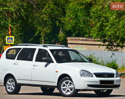 Білий ВАЗ 2171 Priora, об'ємом двигуна 1.6 л та пробігом 49 тис. км за 3999 $, фото 1 на Automoto.ua