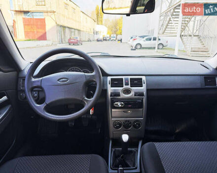 Красный ВАЗ 2171 Priora, объемом двигателя 1.6 л и пробегом 53 тыс. км за 4300 $, фото 7 на Automoto.ua