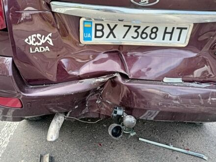 ВАЗ 2171 Priora 2012 в Вишневом на Automoto.ua Красный ВАЗ 2171 Priora, объемом двигателя 1.6 л и пробегом 80 тыс. км за 1800 $, фото 1 на Automoto.ua