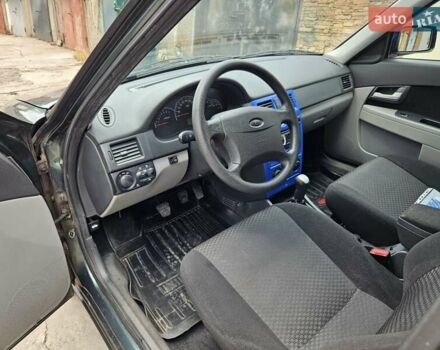 Зеленый ВАЗ 2171 Priora, объемом двигателя 1.6 л и пробегом 105 тыс. км за 3200 $, фото 6 на Automoto.ua