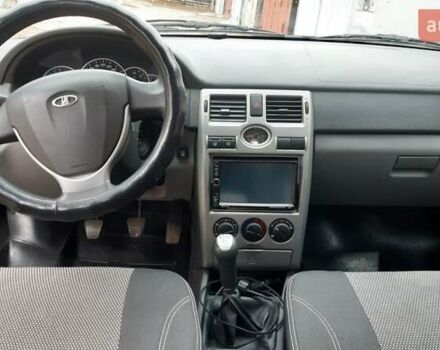 Зелений ВАЗ 2171 Priora, об'ємом двигуна 1.6 л та пробігом 150 тис. км за 3000 $, фото 3 на Automoto.ua