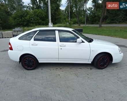 Білий ВАЗ 2172 Priora, об'ємом двигуна 1.6 л та пробігом 279 тис. км за 1999 $, фото 3 на Automoto.ua