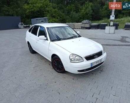 Білий ВАЗ 2172 Priora, об'ємом двигуна 1.6 л та пробігом 279 тис. км за 1999 $, фото 5 на Automoto.ua