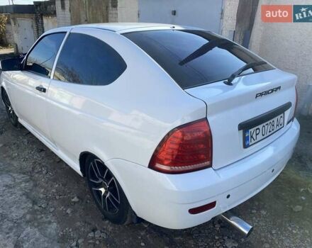 Білий ВАЗ 2172 Priora, об'ємом двигуна 1.6 л та пробігом 183 тис. км за 6200 $, фото 3 на Automoto.ua