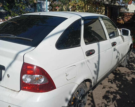 Белый ВАЗ 2172 Priora, объемом двигателя 1.6 л и пробегом 150 тыс. км за 3000 $, фото 1 на Automoto.ua