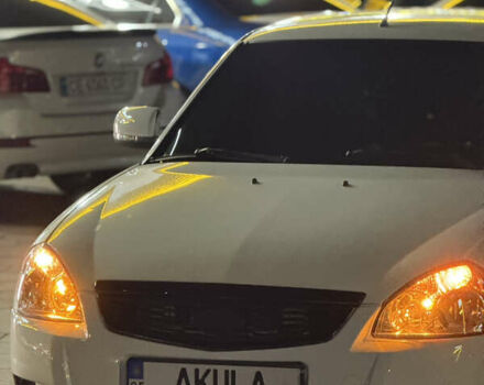 Белый ВАЗ 2172 Priora, объемом двигателя 1.6 л и пробегом 167 тыс. км за 5000 $, фото 5 на Automoto.ua