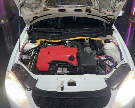 ВАЗ 2172 Priora 2012 в Одессе на Automoto.ua Белый ВАЗ 2172 Priora, объемом двигателя 1.6 л и пробегом 170 тыс. км за 3700 $, фото 4 на Automoto.ua