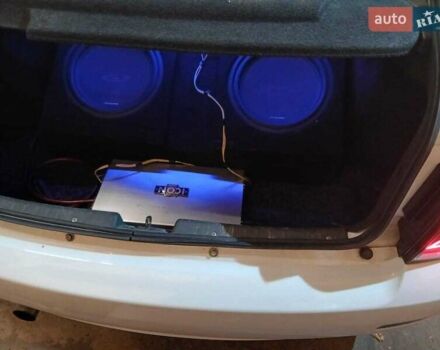 Белый ВАЗ 2172 Priora, объемом двигателя 1.6 л и пробегом 150 тыс. км за 5500 $, фото 1 на Automoto.ua