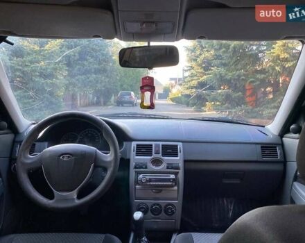 Білий ВАЗ 2172 Priora, об'ємом двигуна 1.6 л та пробігом 250 тис. км за 3000 $, фото 6 на Automoto.ua