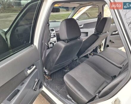 Білий ВАЗ 2172 Priora, об'ємом двигуна 1.6 л та пробігом 199 тис. км за 3700 $, фото 17 на Automoto.ua