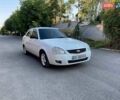 Белый ВАЗ 2172 Priora, объемом двигателя 1.6 л и пробегом 250 тыс. км за 3300 $, фото 2 на Automoto.ua