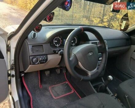 Белый ВАЗ 2172 Priora, объемом двигателя 1.6 л и пробегом 150 тыс. км за 5500 $, фото 7 на Automoto.ua