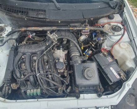 Белый ВАЗ 2172 Priora, объемом двигателя 1.6 л и пробегом 277 тыс. км за 1300 $, фото 2 на Automoto.ua