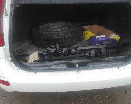 Белый ВАЗ 2172 Priora, объемом двигателя 1.6 л и пробегом 132 тыс. км за 2600 $, фото 3 на Automoto.ua