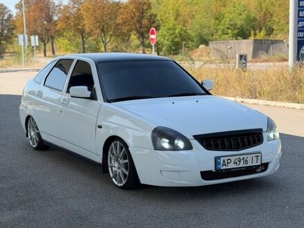 Белый ВАЗ 2172 Priora, объемом двигателя 1.6 л и пробегом 178 тыс. км за 2999 $, фото 1 на Automoto.ua