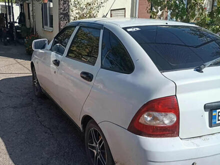 Белый ВАЗ 2172 Priora, объемом двигателя 1.6 л и пробегом 150 тыс. км за 3000 $, фото 1 на Automoto.ua