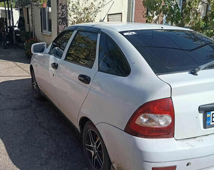 Белый ВАЗ 2172 Priora, объемом двигателя 1.6 л и пробегом 150 тыс. км за 3000 $, фото 1 на Automoto.ua