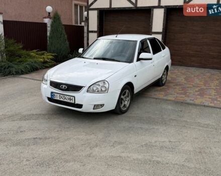 Белый ВАЗ 2172 Priora, объемом двигателя 1.6 л и пробегом 105 тыс. км за 3500 $, фото 1 на Automoto.ua
