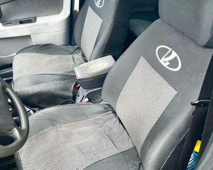 Черный ВАЗ 2172 Priora, объемом двигателя 1.6 л и пробегом 173 тыс. км за 2200 $, фото 10 на Automoto.ua