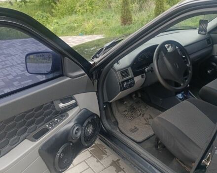 Черный ВАЗ 2172 Priora, объемом двигателя 1.6 л и пробегом 176 тыс. км за 2300 $, фото 6 на Automoto.ua