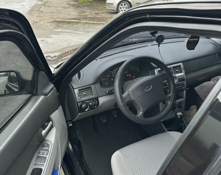 Чорний ВАЗ 2172 Priora, об'ємом двигуна 1.6 л та пробігом 250 тис. км за 3100 $, фото 6 на Automoto.ua