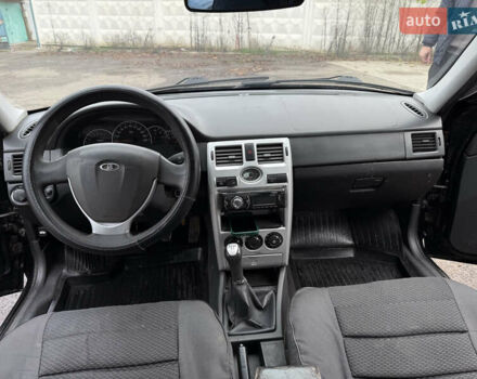 Черный ВАЗ 2172 Priora, объемом двигателя 1.6 л и пробегом 200 тыс. км за 3000 $, фото 6 на Automoto.ua