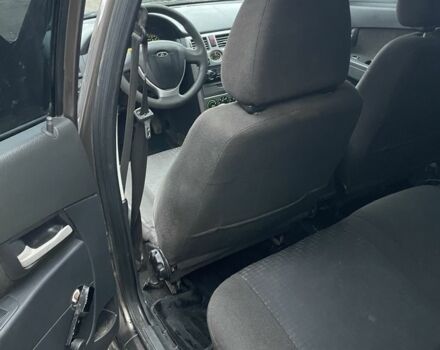 Коричневий ВАЗ 2172 Priora, об'ємом двигуна 1.6 л та пробігом 210 тис. км за 2100 $, фото 7 на Automoto.ua