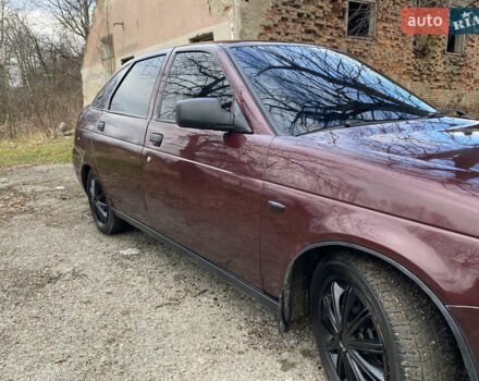 Красный ВАЗ 2172 Priora, объемом двигателя 1.6 л и пробегом 210 тыс. км за 2150 $, фото 6 на Automoto.ua