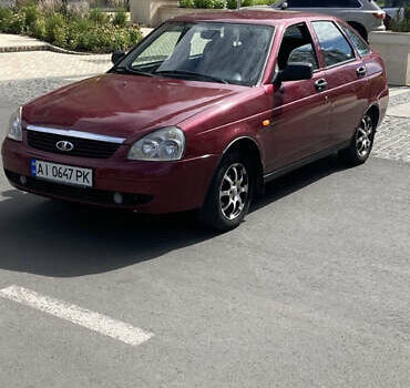 Красный ВАЗ 2172 Priora, объемом двигателя 1.6 л и пробегом 100 тыс. км за 2100 $, фото 2 на Automoto.ua