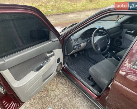 Красный ВАЗ 2172 Priora, объемом двигателя 1.6 л и пробегом 210 тыс. км за 2150 $, фото 8 на Automoto.ua