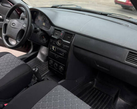 Красный ВАЗ 2172 Priora, объемом двигателя 1.6 л и пробегом 158 тыс. км за 2999 $, фото 8 на Automoto.ua