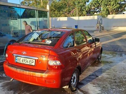 Красный ВАЗ 2172 Priora, объемом двигателя 1.6 л и пробегом 149 тыс. км за 3400 $, фото 1 на Automoto.ua