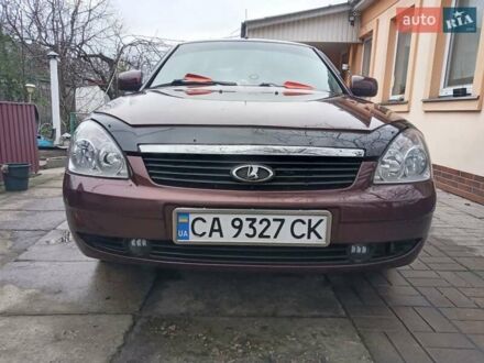 Красный ВАЗ 2172 Priora, объемом двигателя 1.6 л и пробегом 98 тыс. км за 3800 $, фото 1 на Automoto.ua