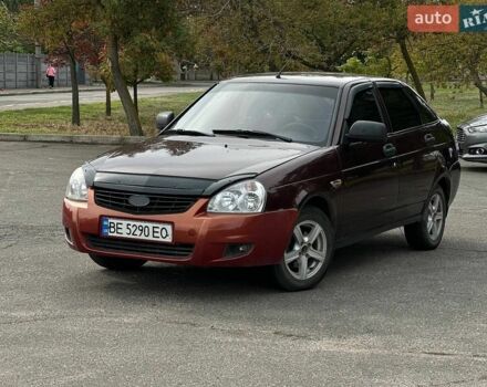 Красный ВАЗ 2172 Priora, объемом двигателя 1.6 л и пробегом 180 тыс. км за 1950 $, фото 1 на Automoto.ua