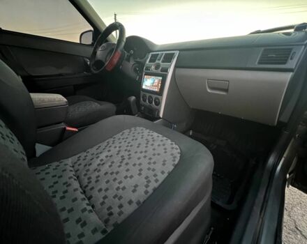 Сірий ВАЗ 2172 Priora, об'ємом двигуна 1.6 л та пробігом 250 тис. км за 2650 $, фото 7 на Automoto.ua