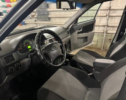 Сірий ВАЗ 2172 Priora, об'ємом двигуна 1.6 л та пробігом 187 тис. км за 2000 $, фото 7 на Automoto.ua