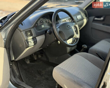 Серый ВАЗ 2172 Priora, объемом двигателя 1.6 л и пробегом 259 тыс. км за 1999 $, фото 8 на Automoto.ua