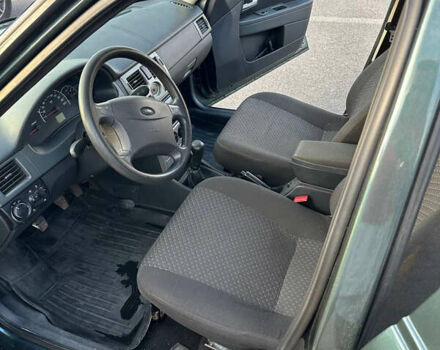 Зелений ВАЗ 2172 Priora, об'ємом двигуна 1.6 л та пробігом 212 тис. км за 3100 $, фото 6 на Automoto.ua