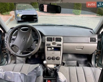 ВАЗ 2172 Priora 2011 у Тернополі на Automoto.ua Зелений ВАЗ 2172 Priora, об'ємом двигуна 1.6 л та пробігом 210 тис. км за 3499 $, фото 11 на Automoto.ua