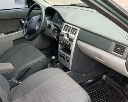 Зеленый ВАЗ 2172 Priora, объемом двигателя 1.6 л и пробегом 140 тыс. км за 2550 $, фото 6 на Automoto.ua