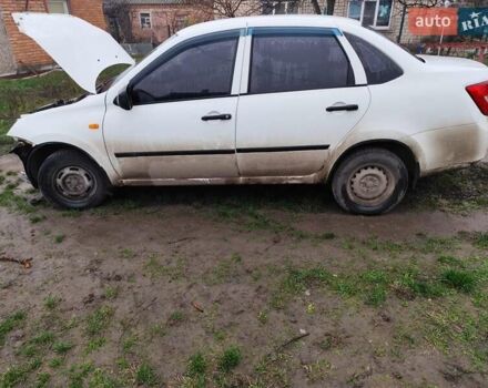 Білий ВАЗ 2190 Гранта, об'ємом двигуна 1.6 л та пробігом 189 тис. км за 1500 $, фото 1 на Automoto.ua