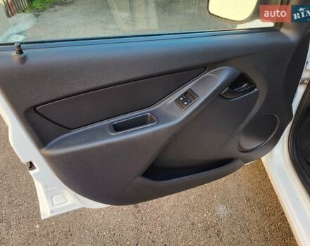 ВАЗ 2190 Гранта 2013 у Чернігові на Automoto.ua Білий ВАЗ 2190 Гранта, об'ємом двигуна 1.6 л та пробігом 111 тис. км за 3800 $, фото 16 на Automoto.ua